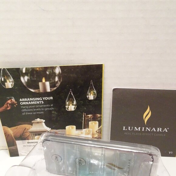 Luminara Christmas Blue Berry Real Flame Effect Candle Glass Ornament w/Remote - Picture 7 of 7